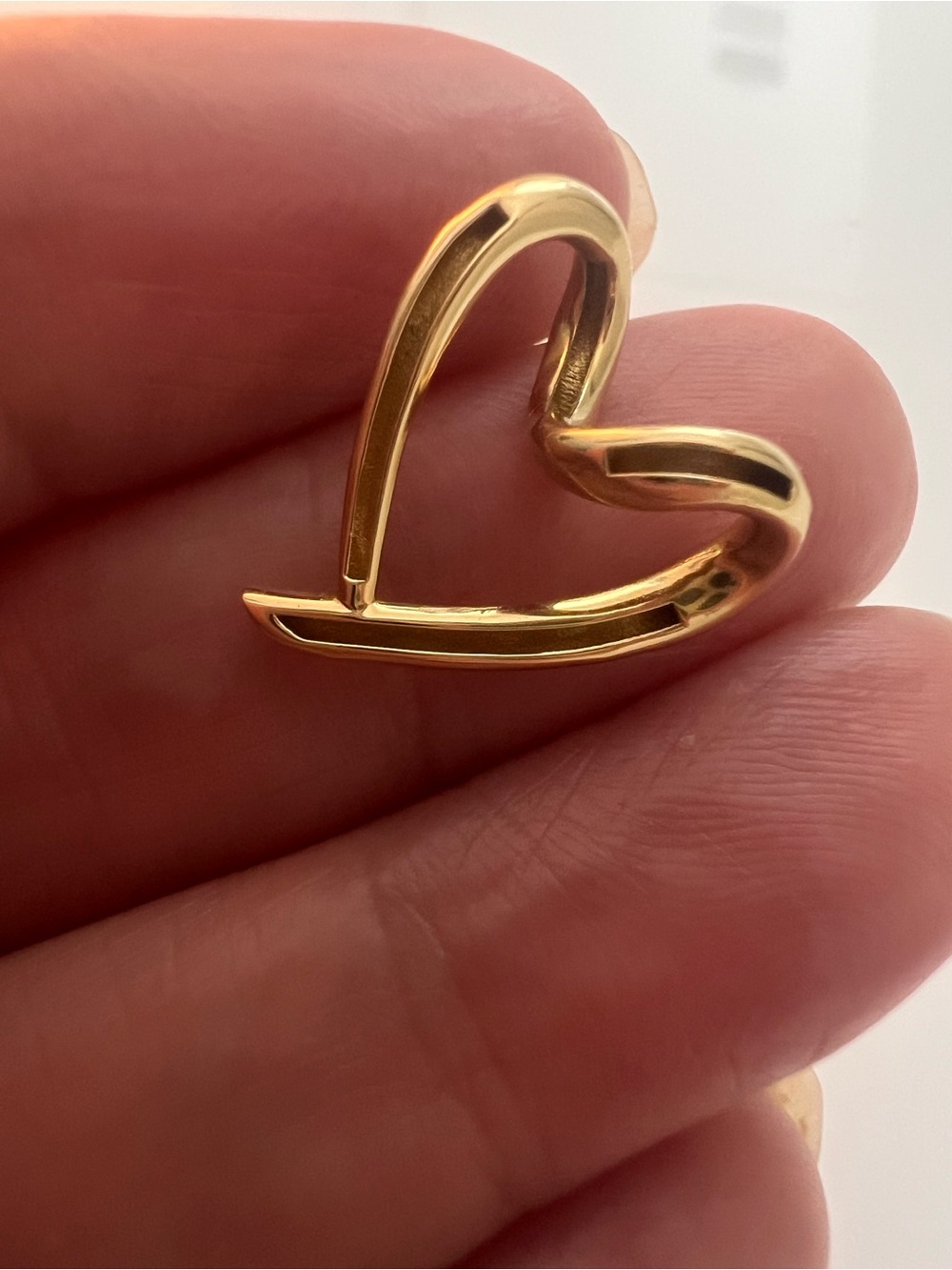 18k Saudi Gold Gold Open Heart Pendant- Women's Jewelry